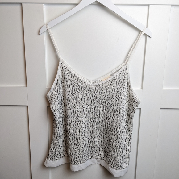 top sleeveless - Picture 1 of 8